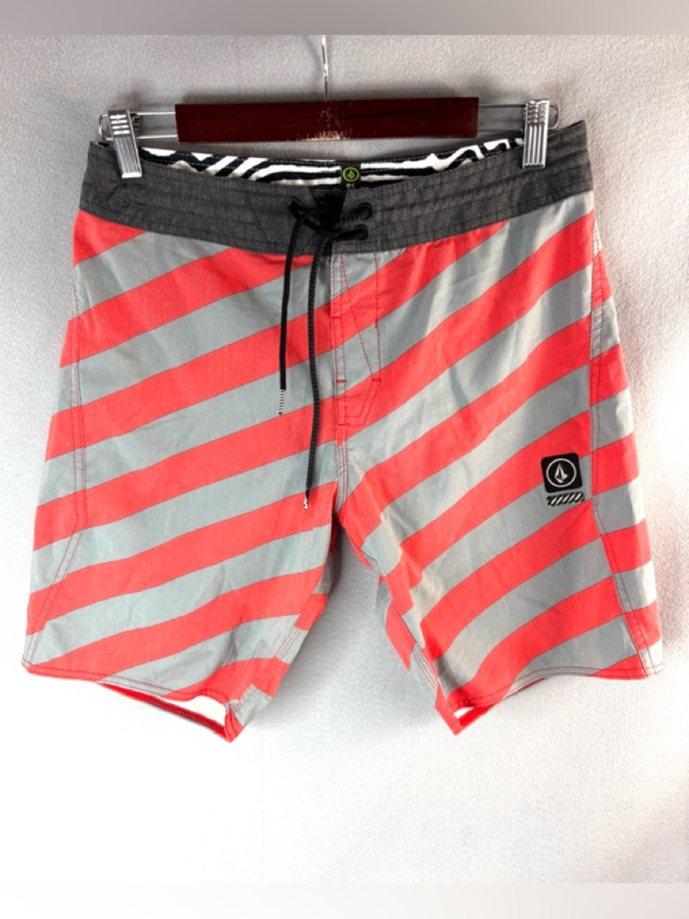 Volcom Stone 30 YS Men’s Coral and Gray Diagonal Stripe Skate n Surf Shorts